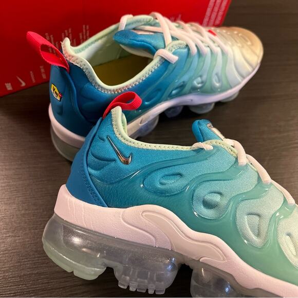 Nike Air Vapormax Mint Foam Metallic Silver Ombre Sneaker Womens 6.5 NEW - Picture 8 of 10